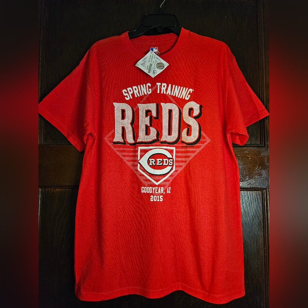 NWT Cincinnati Reds 2015 Spring Training T-Shirt - Size M